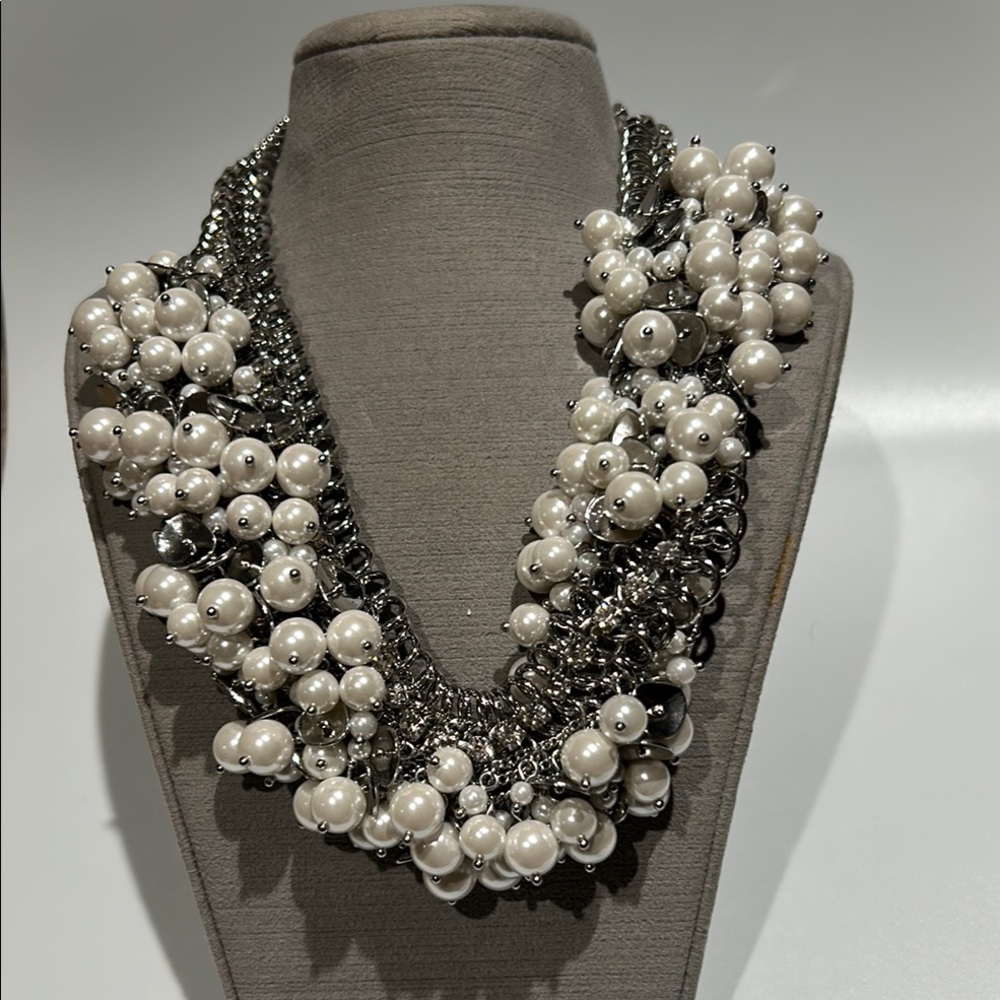 Elegant Silver and Pearl Cluster Necklace